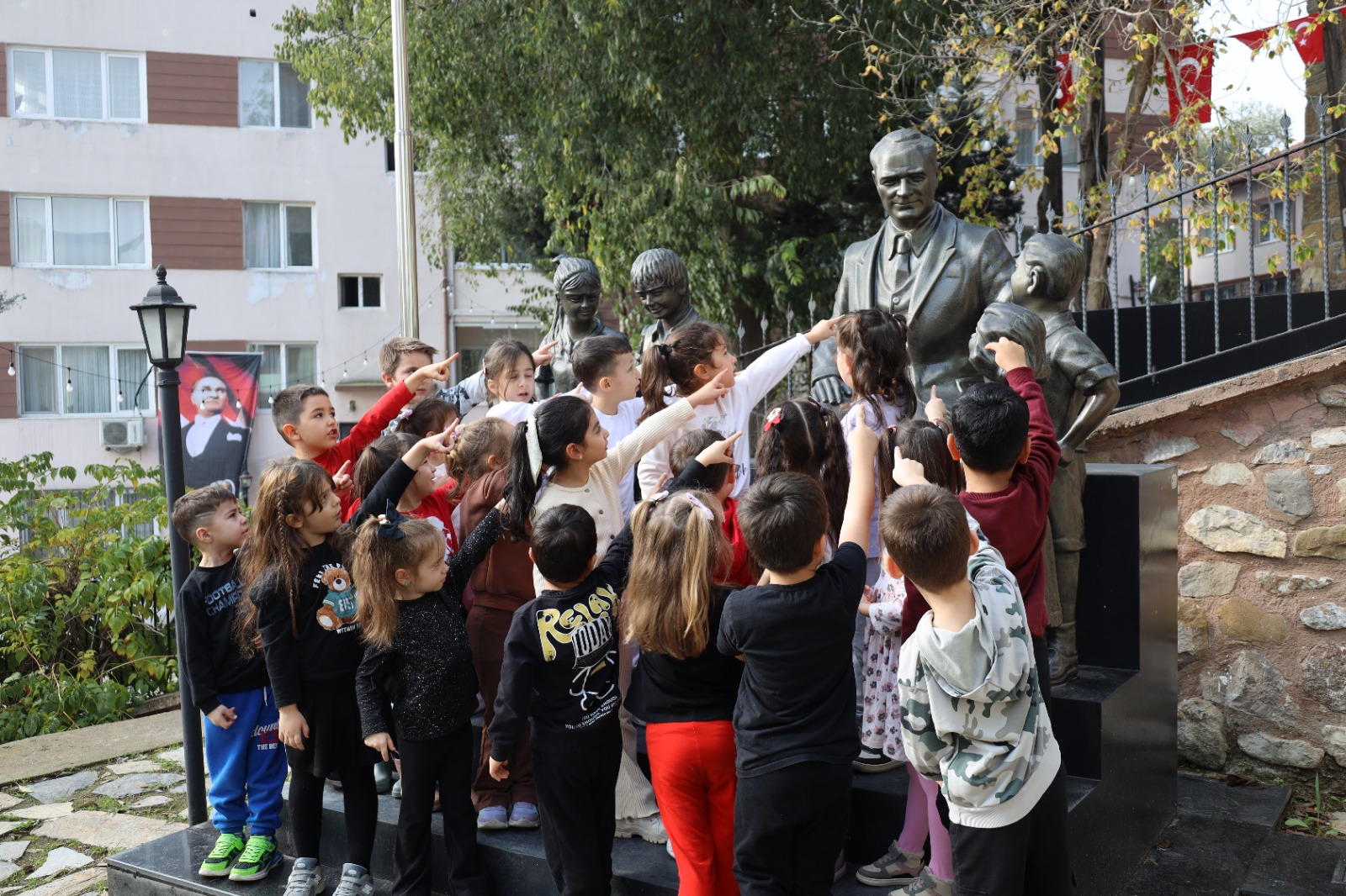 Minik yüreklerden Ata'ya sevgi dolu anma (7)