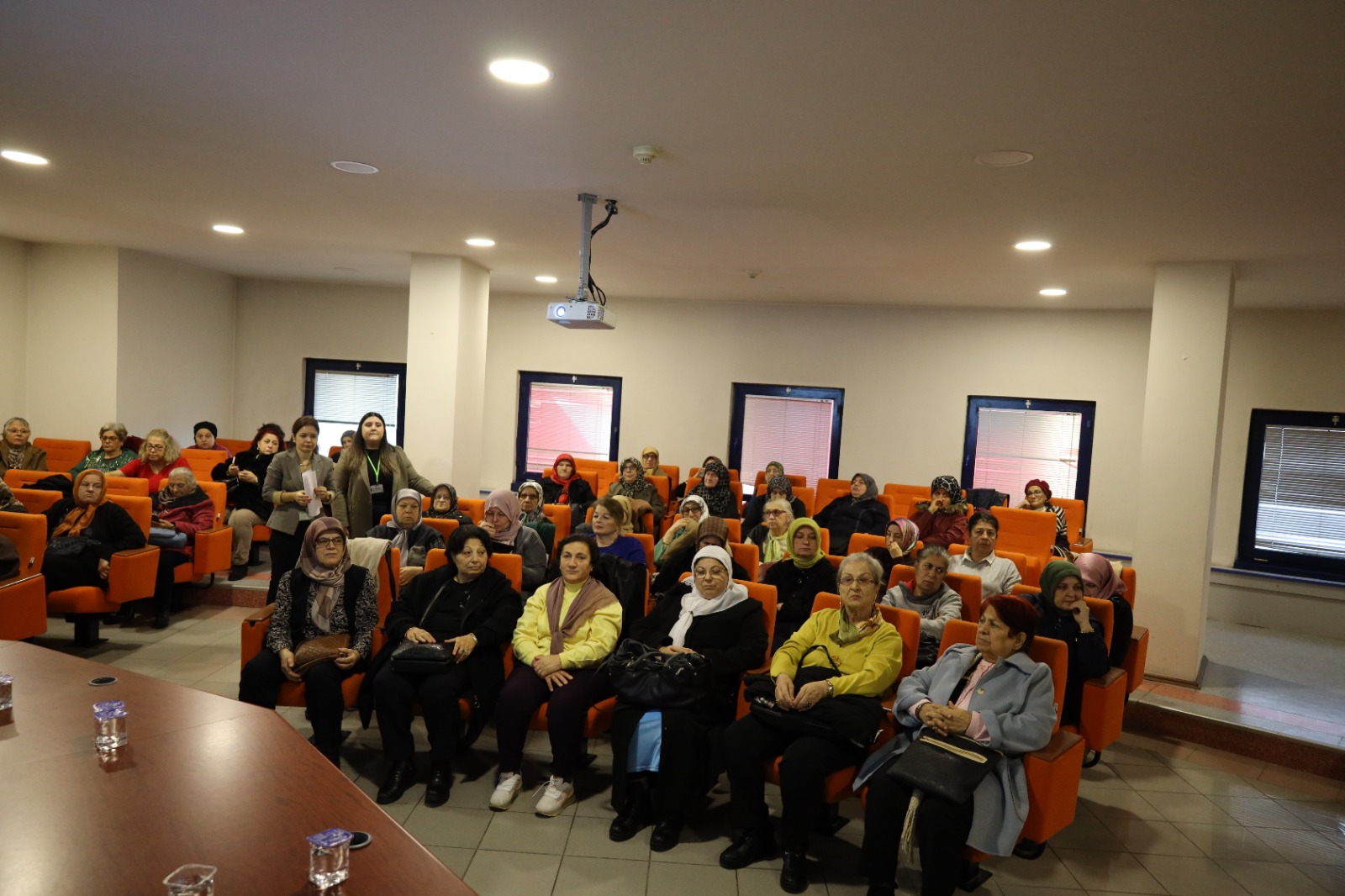 Asirlik çinarlar için _Saglikli Yas Alma Semineri_ düzenlendi (4)