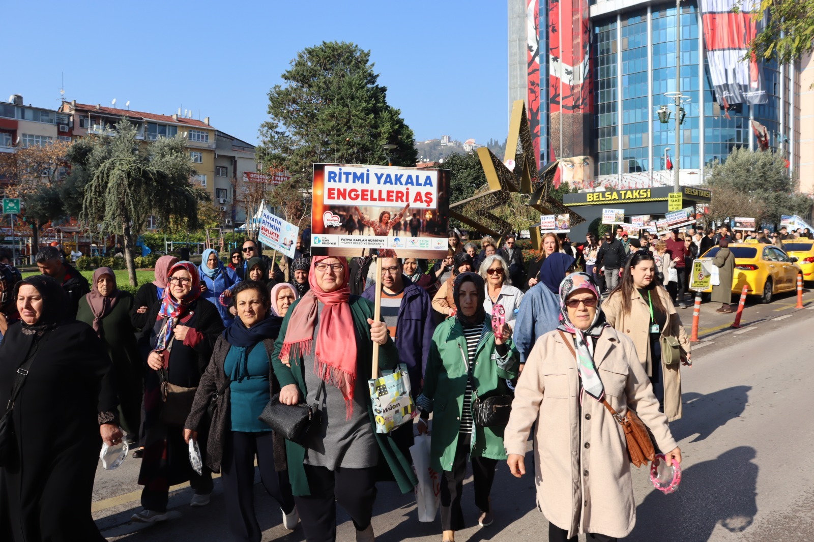 Belediye önünden başlayan kortej (2)