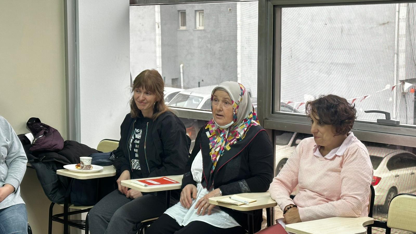 Engelsiz Ebeveyn Akademisi'nde Bakim Sorumlulugunun Adil Paylasimi ele alindi (2)