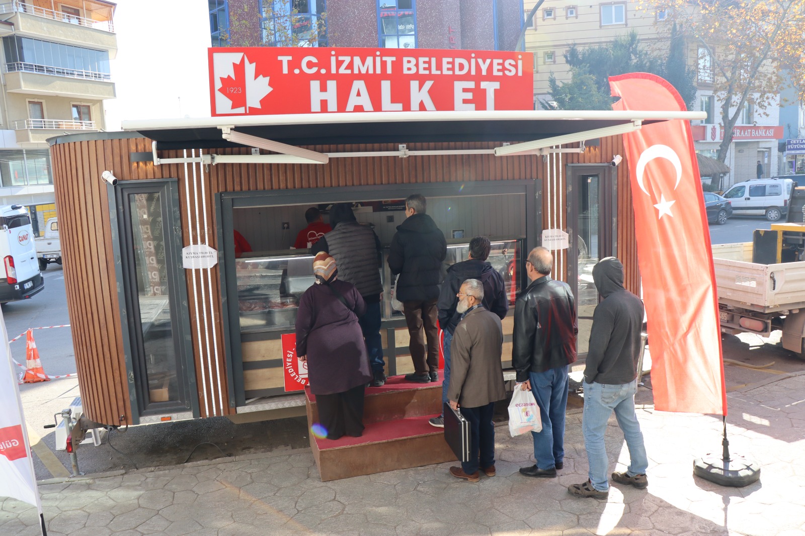 Halk Et'in yeni durağı Kuruçeşme oldu (2) Halk Et'in yeni durağı Kuruçeşme oldu (2)