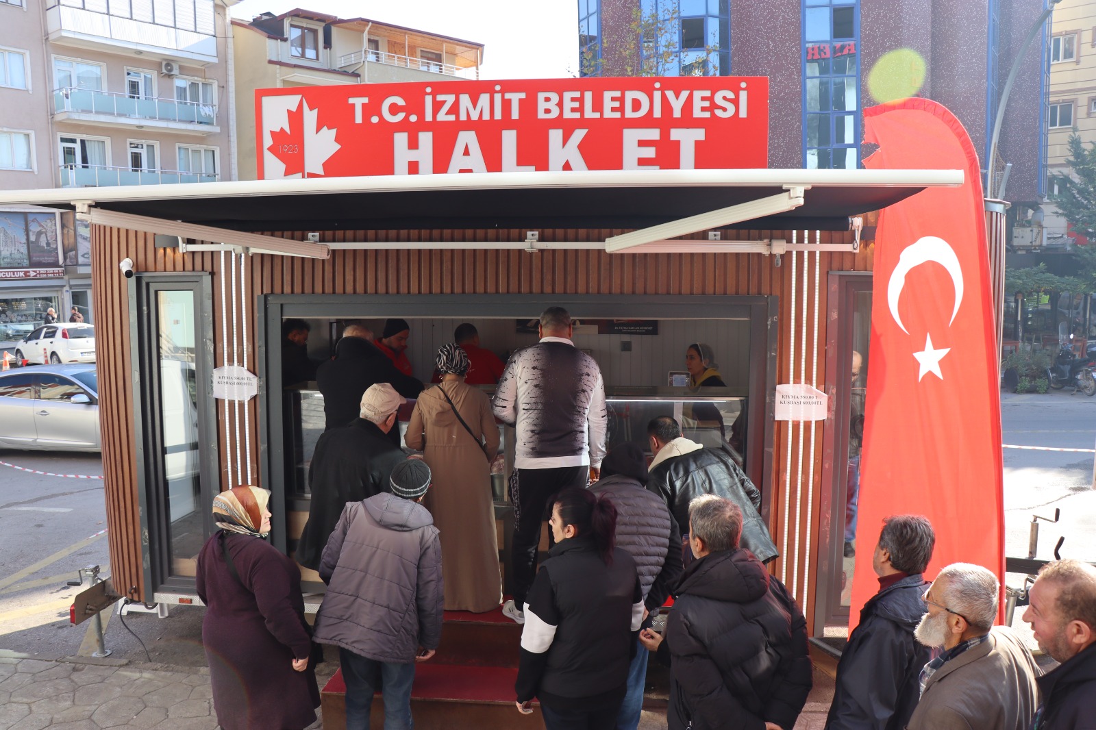 Halk Et'in yeni durağı Kuruçeşme oldu (6) Halk Et'in yeni durağı Kuruçeşme oldu (6)