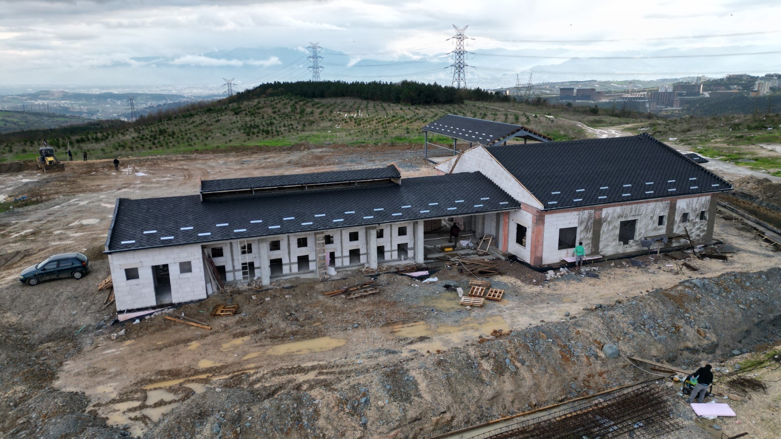 İzmit Belediyesi, Dost Pati’nin enerji altyapısını tamamladı (1)