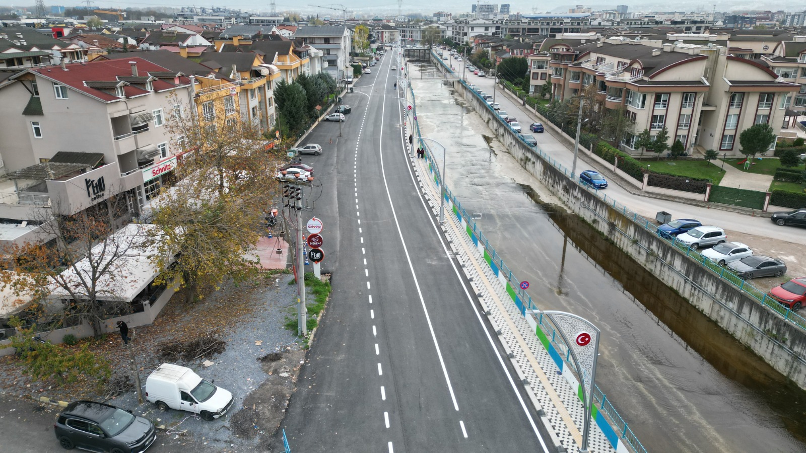 İzmit Belediyesi, İzmit’i ışıldayan ve düzenli caddelerle güzelleştiriyor (5)