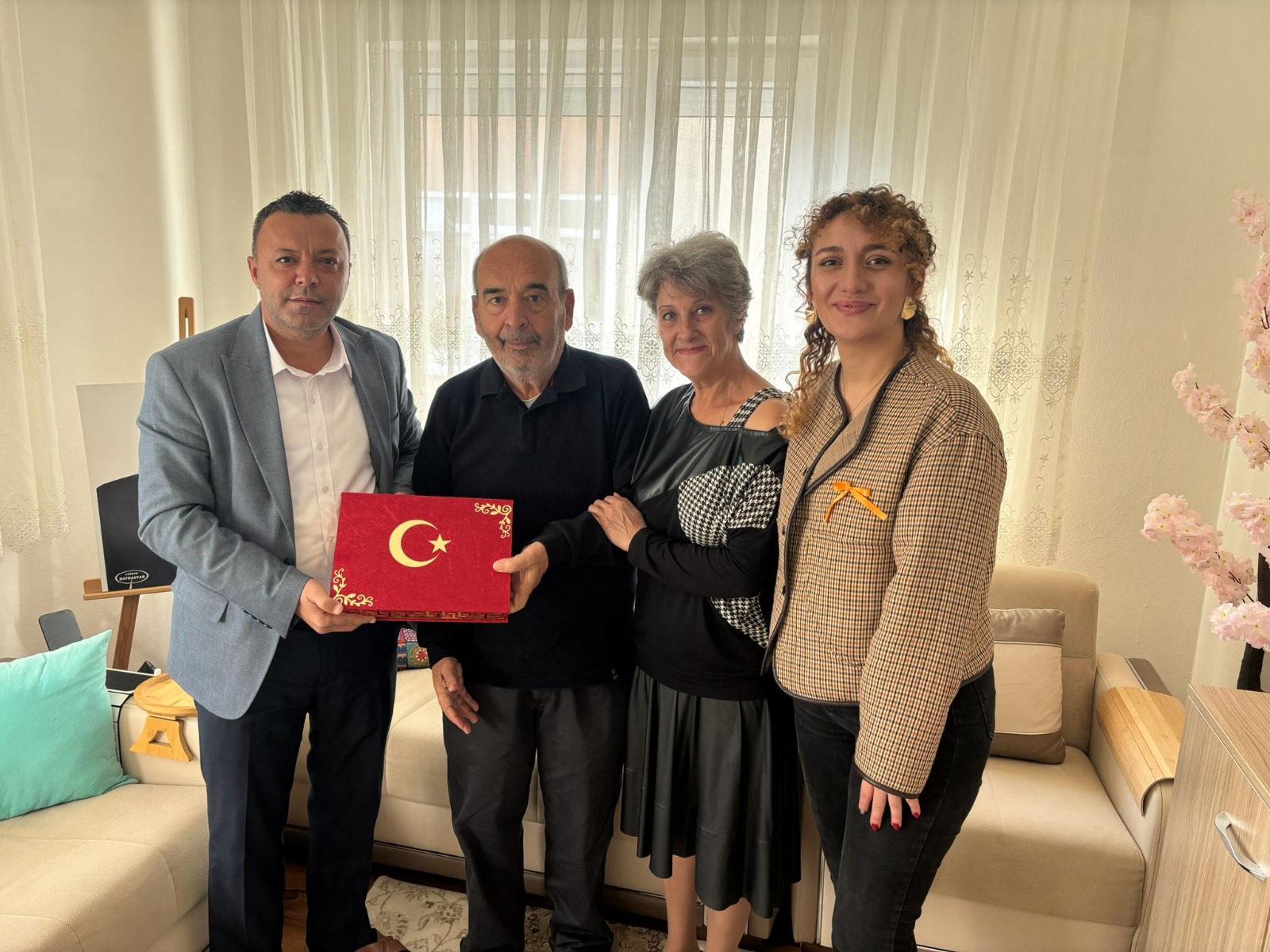 Izmit Belediyesi Kibris Gazilerini ziyaret etmeye devam ediyor (3)