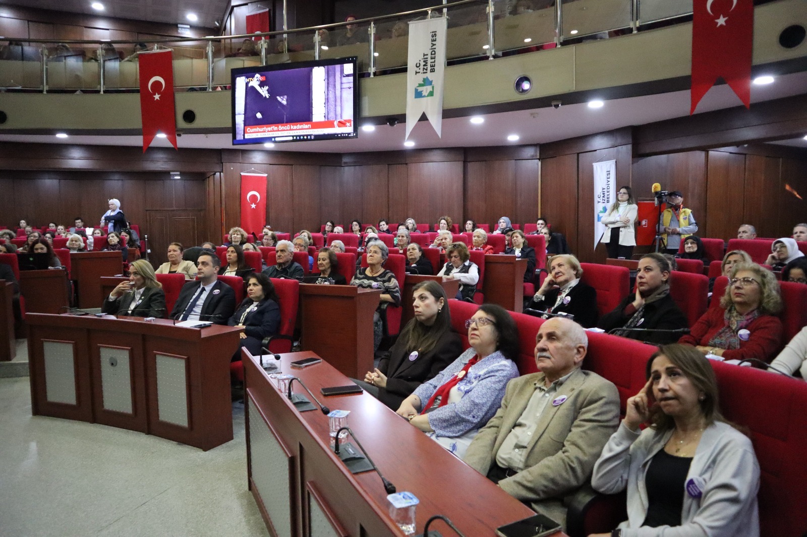 Izmit'te 5 Aralik Kadin Haklari Paneli (5) Izmit'te 5 Aralik Kadin Haklari Paneli (5)