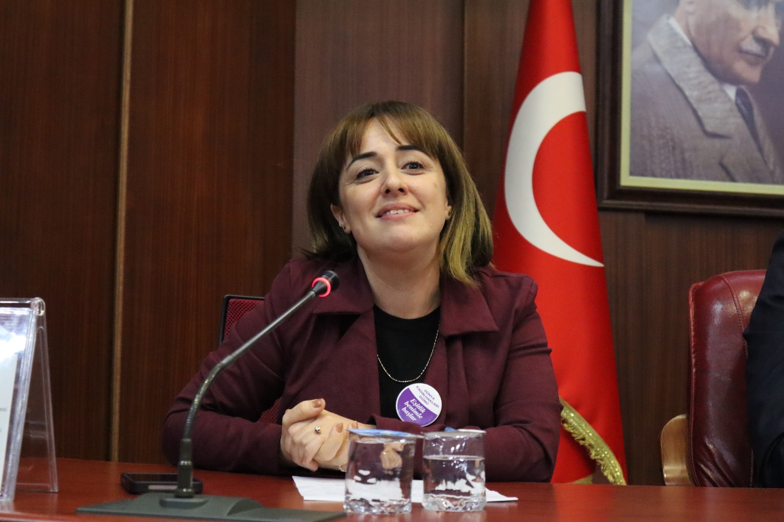 Izmit'te 5 Aralik Kadin Haklari Paneli (6) Izmit'te 5 Aralik Kadin Haklari Paneli (6)