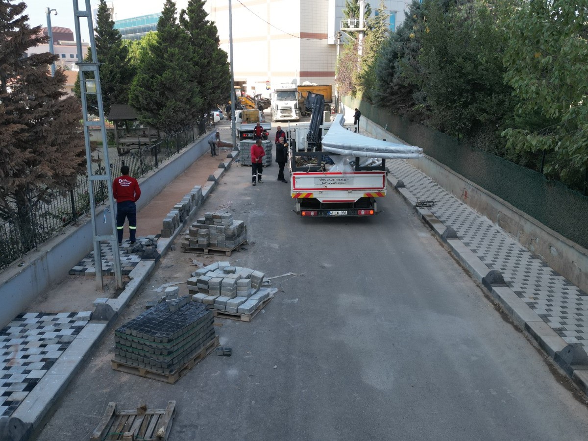 MHP Izmit ilçe basin bürosunun Yahya kaptanda 7 yildir çivi çakilmadigini iddia ettigi fotograflar (1) MHP Izmit ilçe basin bürosunun Yahya kaptanda 7 yildir çivi çakilmadigini iddia ettigi fotograflar (1)