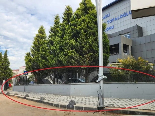MHP Izmit ilçe basin bürosunun Yahya kaptanda 7 yildir çivi çakilmadigini iddia ettigi fotograflar (4) MHP Izmit ilçe basin bürosunun Yahya kaptanda 7 yildir çivi çakilmadigini iddia ettigi fotograflar (4)