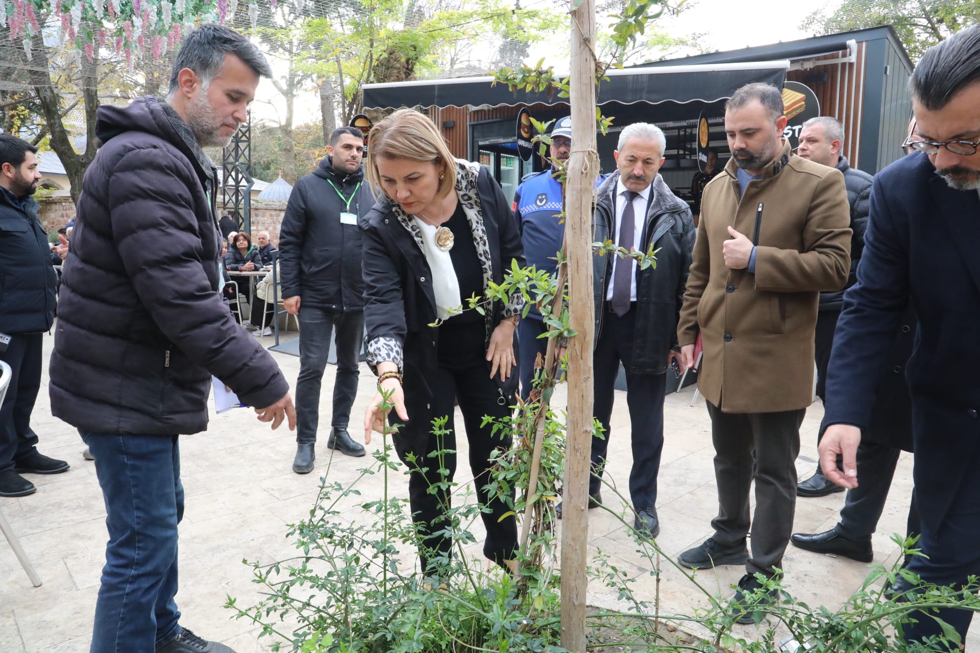 Yeni Cuma Parki yaz aylarinda botanik bahçesine dönüsecek (13)