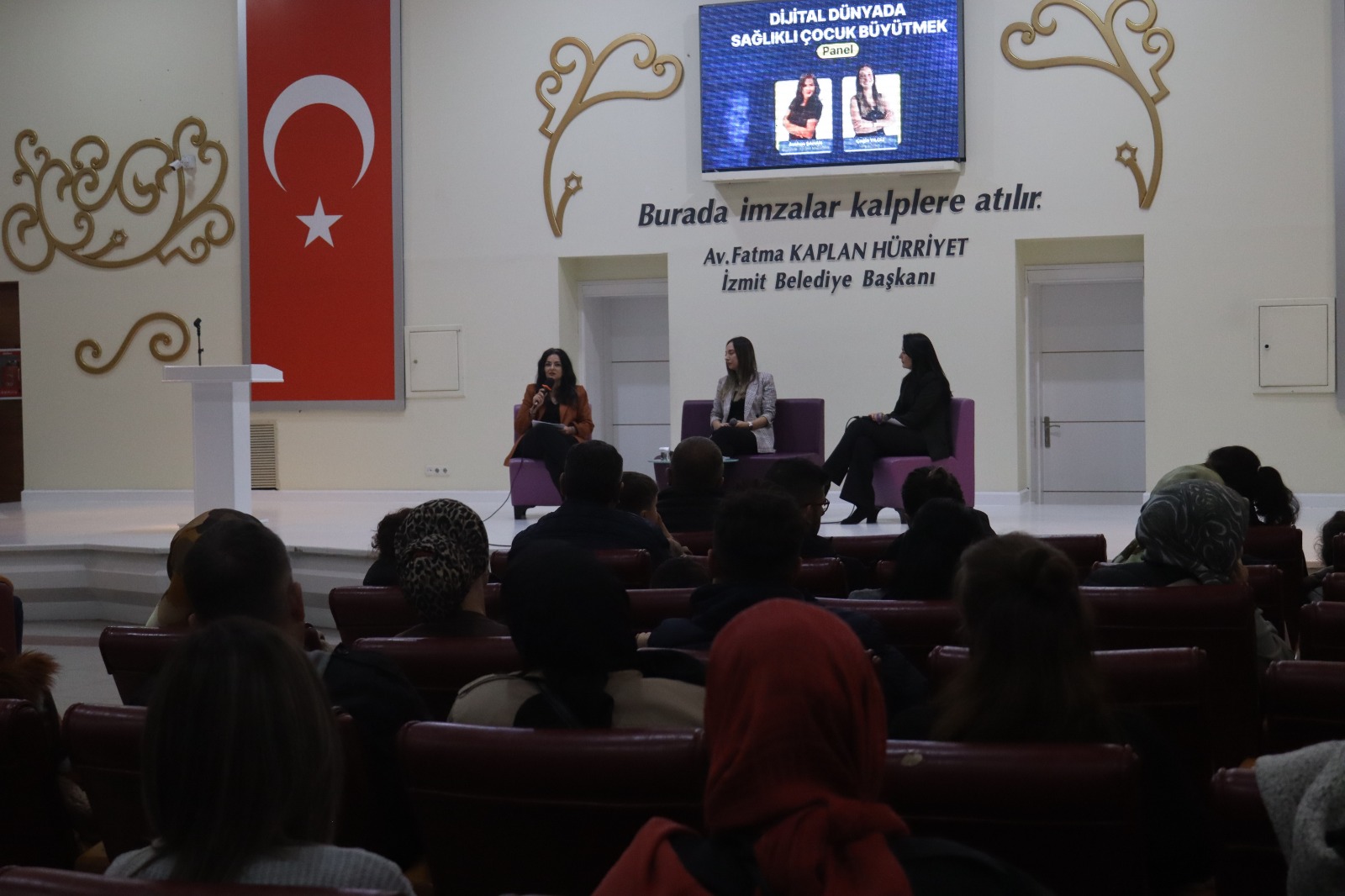‘Dijital Dünyada Sağlıklı Çocuk Büyütmek’ paneli (6)