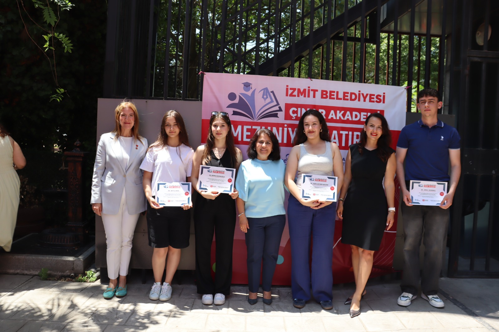 Çınar Akademi Mezunlar Çınar Akademi Mezunlar