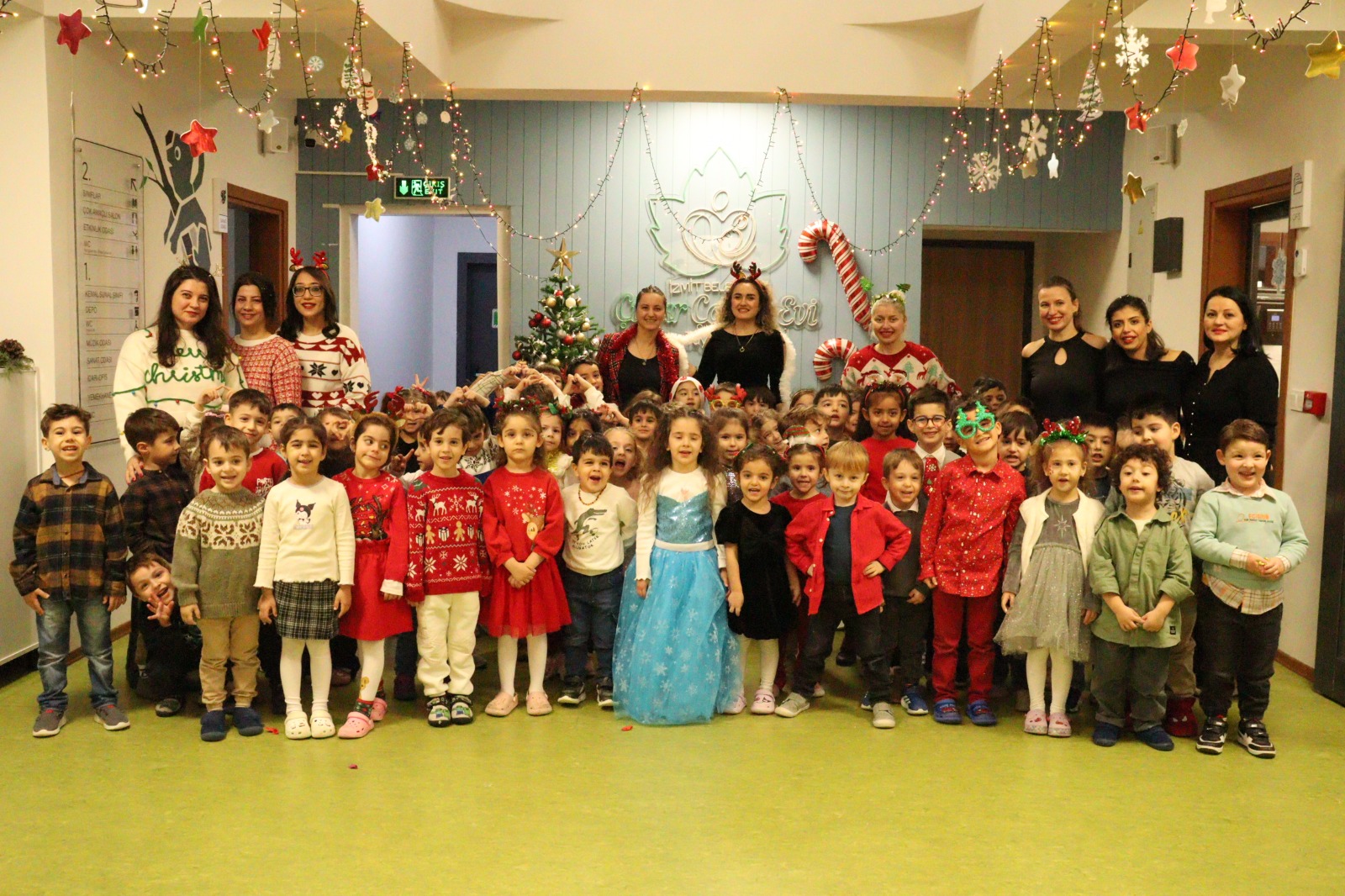 Çınar Çocuk Evleri’nde renkli yılbaşı kutlaması (9)