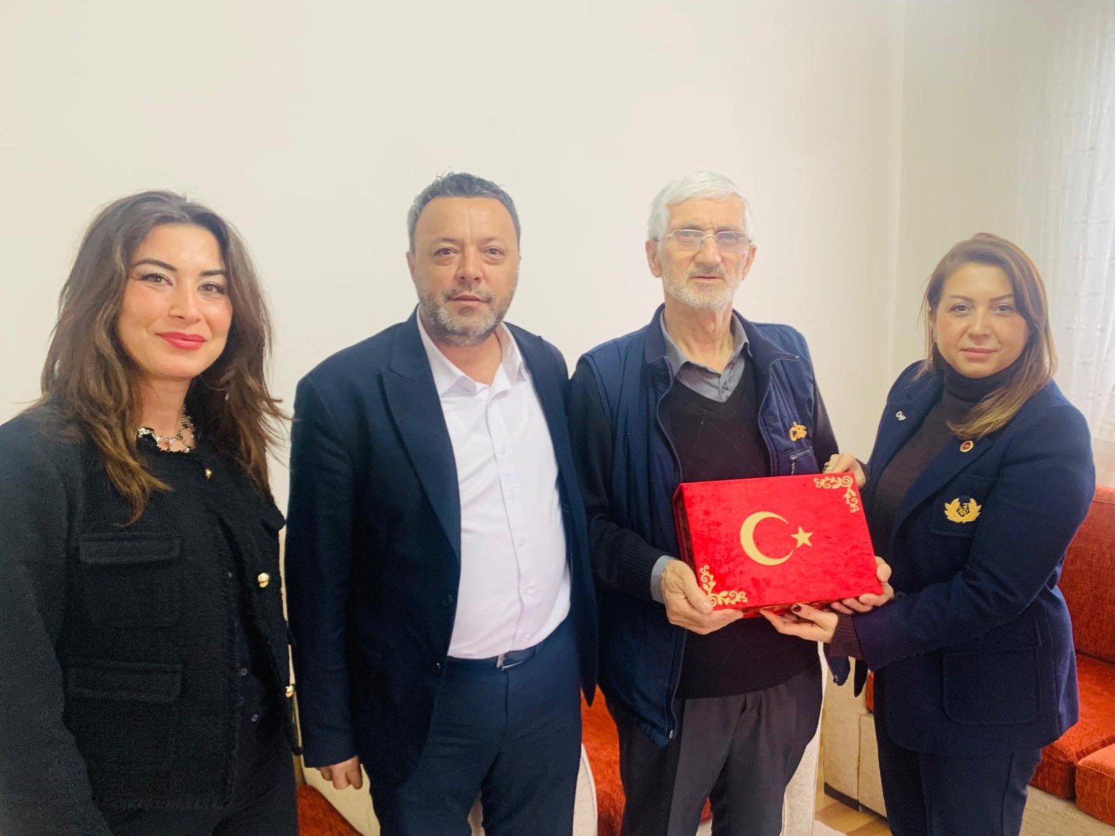 İzmit Belediyesi gazilere vefa ziyaretlerini sürdürüyor (3)