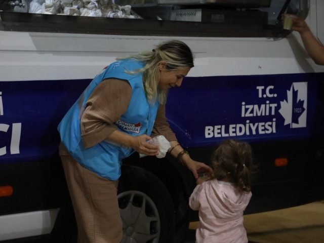 İZMİT’İN HALKLA İLİŞKİLERİ 150 BİNDEN FAZLA VATANDAŞA DOKUNDU