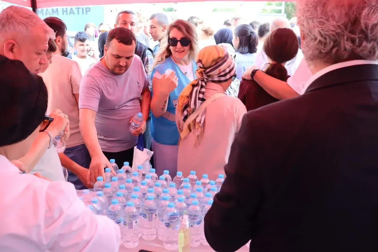 İzmit’in Halkla İlişkileri 150 binden fazla vatandaşa dokundu (9) İzmit’in Halkla İlişkileri 150 binden fazla vatandaşa dokundu (9)