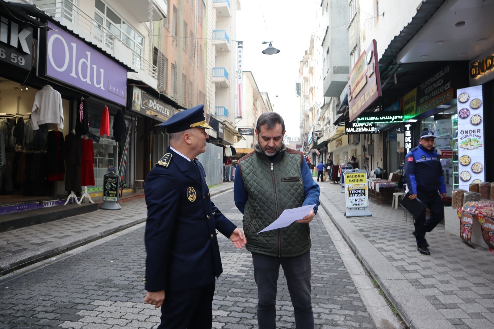 Izmit'te kamu alani isgallerine siki denetim (2)