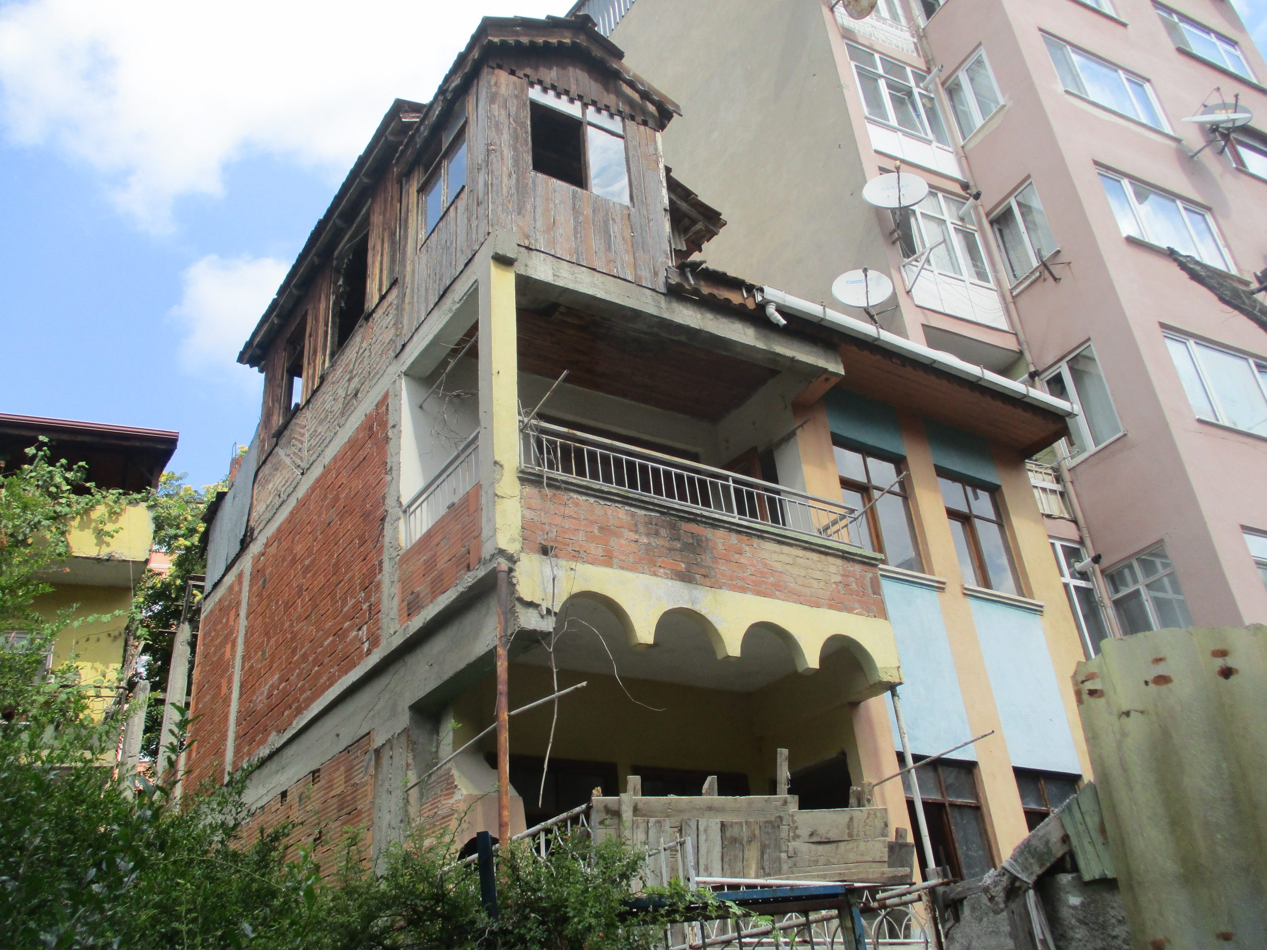 KOZLUK MAH. NUMAN KAHYA SOKAK NO 42 (4) KOZLUK MAH. NUMAN KAHYA SOKAK NO 42 (4)