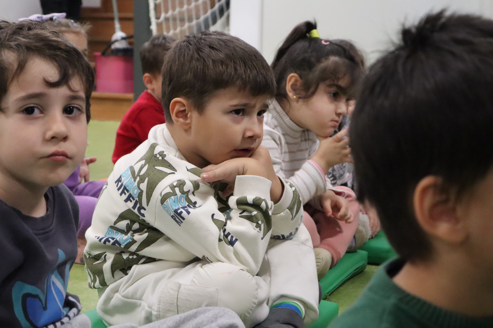 Kusaklar arasi sevgi ayni çatida bulustu (2)