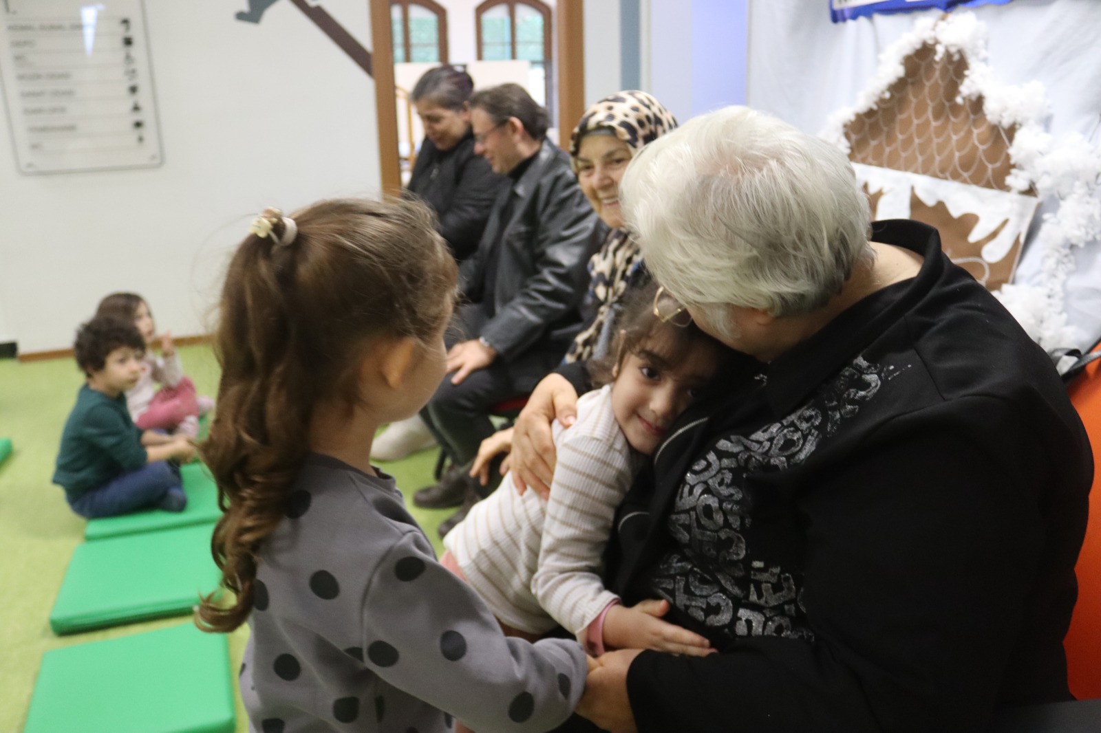 Kusaklar arasi sevgi ayni çatida bulustu (4)
