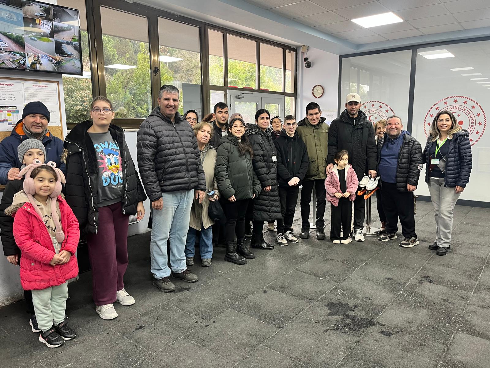 YADEV öğrencileri buz pistinde unutulmaz anlar yaşadı (8)