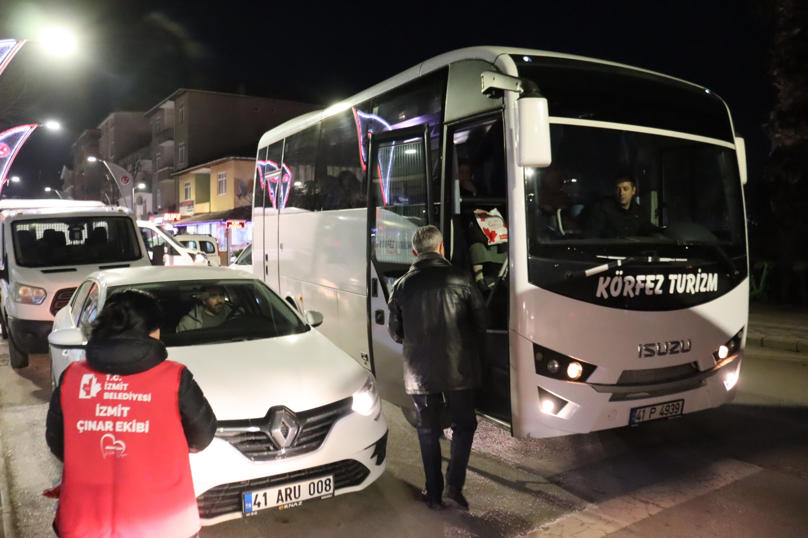 Alikahyalı emekçiler güne İzmit Belediyesinin ikramlarıyla başladı (8)