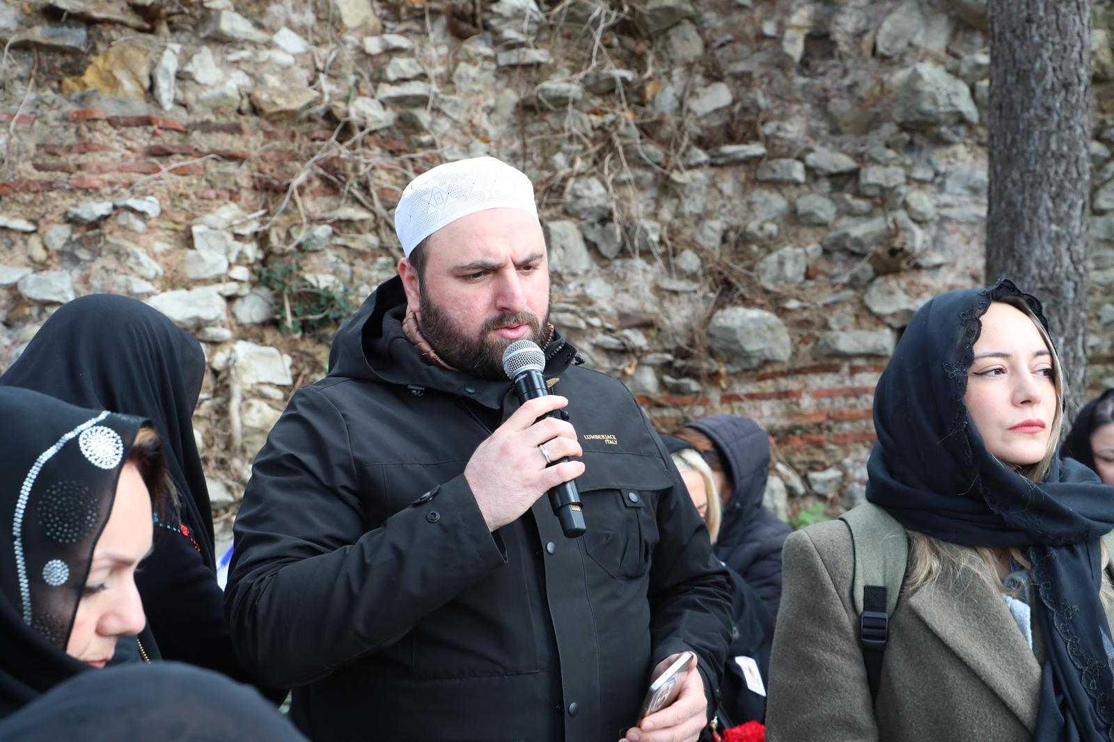 Bağçeşme Camii İmam Hatibi Muhammet Fuat Ertaş tarafından Kuran-ı Kerim tilaveti gerçekleştirildi. Bağçeşme Camii İmam Hatibi Muhammet Fuat Ertaş tarafından Kuran-ı Kerim tilaveti gerçekleştirildi.