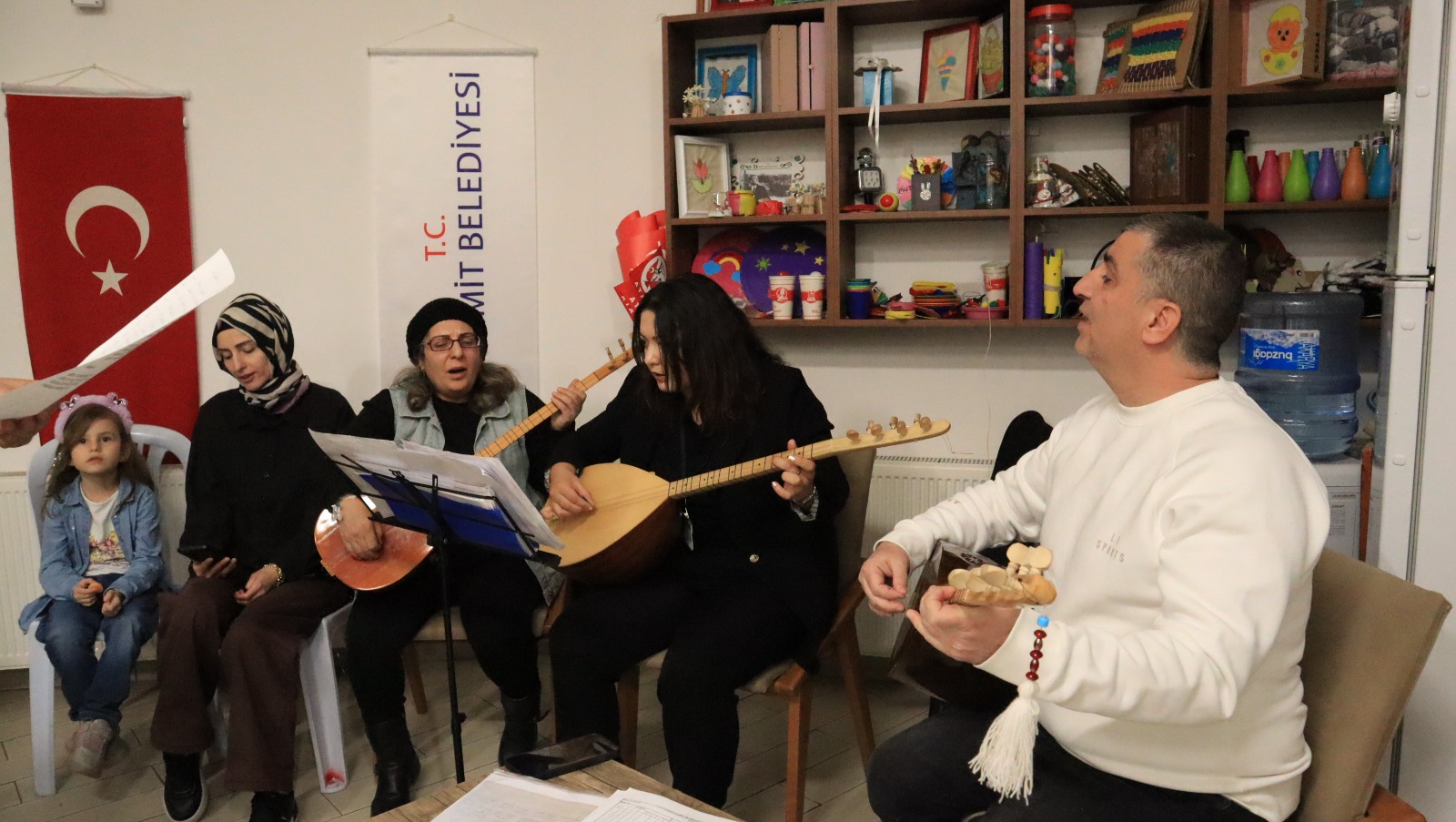 İZMEK bağlama kursundan Alzheimer Yaşam Evi’nde anlamlı dinleti (7)