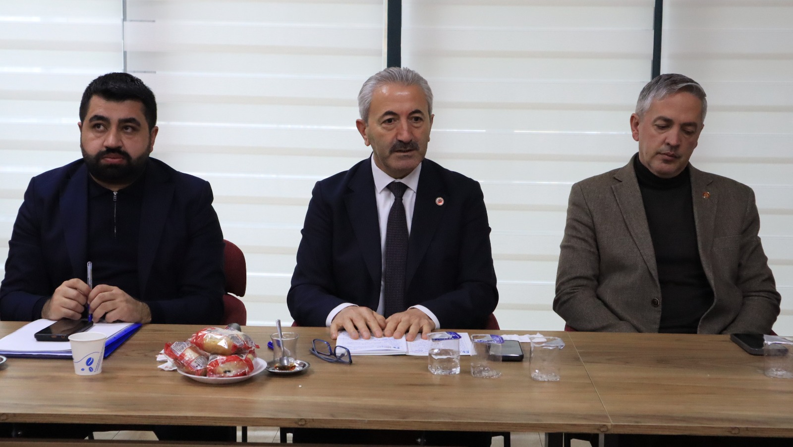 İzmit Belediyesi Bekirpaşa Bölgesi muhtarlarını dinledi (6) İzmit Belediyesi Bekirpaşa Bölgesi muhtarlarını dinledi (6)