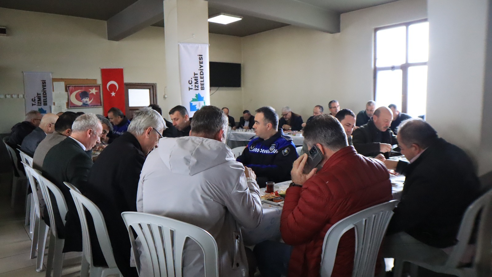 Izmit Belediyesi, Durhasan'da kirsal mahallelerin muhtarlariyla bulustu (3) Izmit Belediyesi, Durhasan'da kirsal mahallelerin muhtarlariyla bulustu (3)