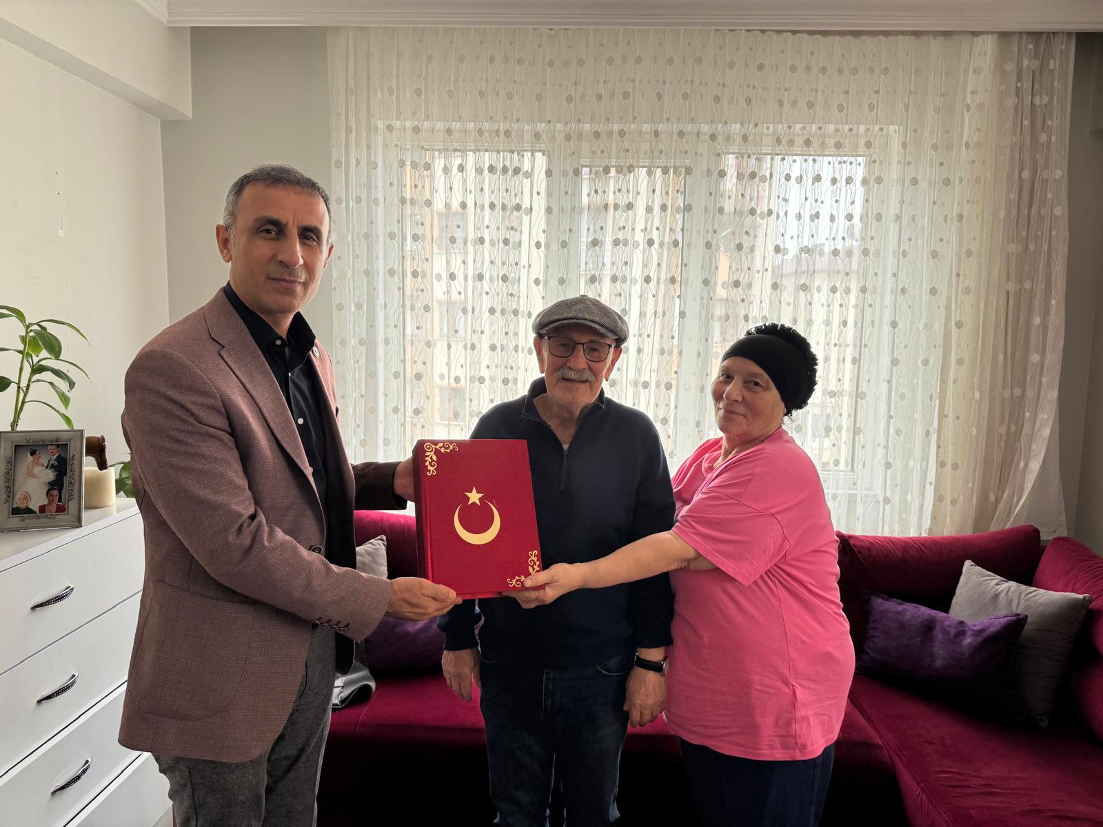 İzmit Belediyesi Gazileri unutmadı (1) İzmit Belediyesi Gazileri unutmadı (1)