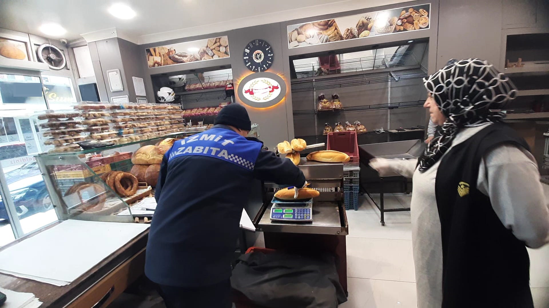İzmit Belediyesi Zabıta ekiplerinden Ramazan öncesi sıkı denetim (4) İzmit Belediyesi Zabıta ekiplerinden Ramazan öncesi sıkı denetim (4)