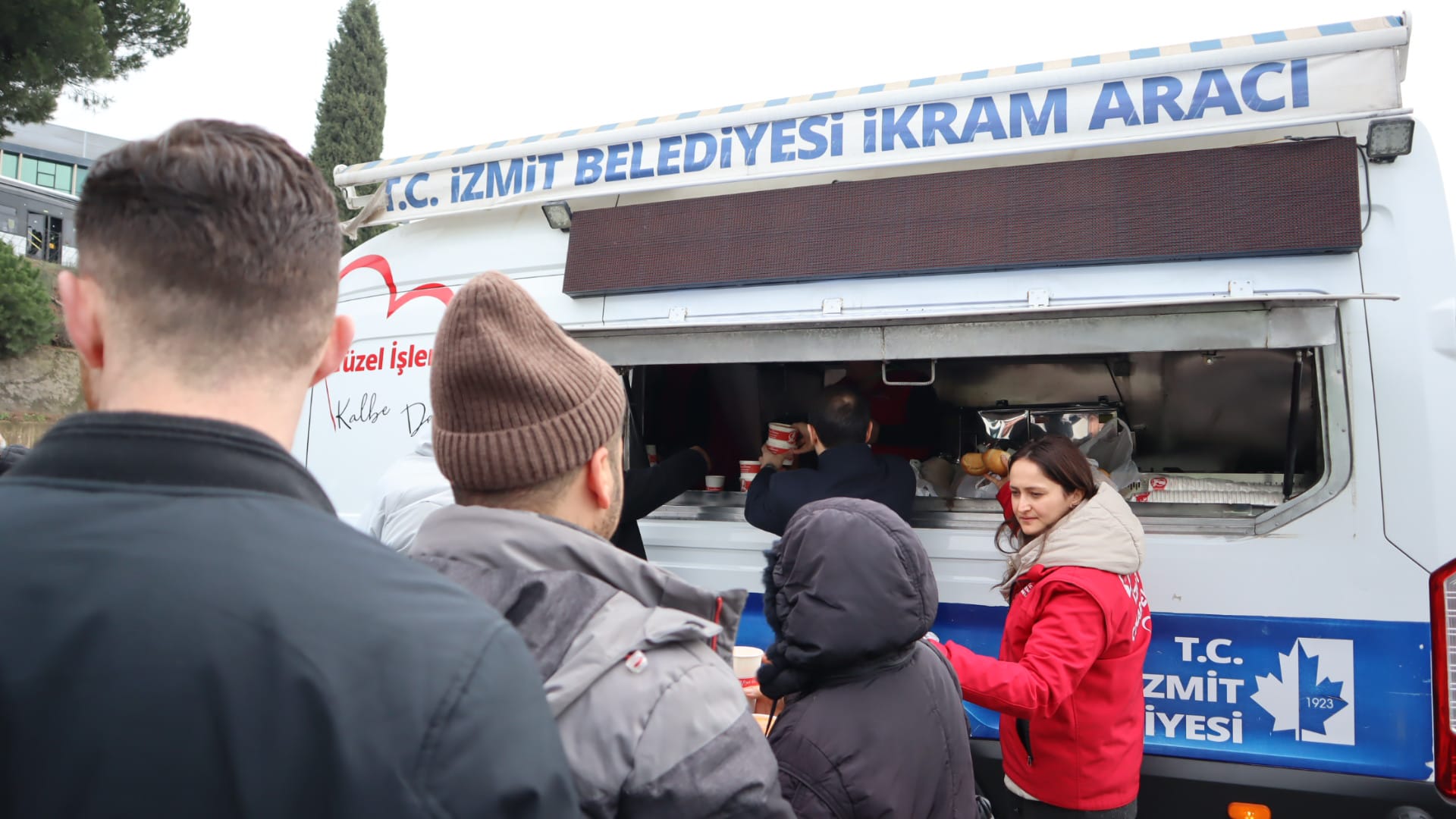 İzmit Belediyesinden Migros depo işçilerinin direnişine destek (4)