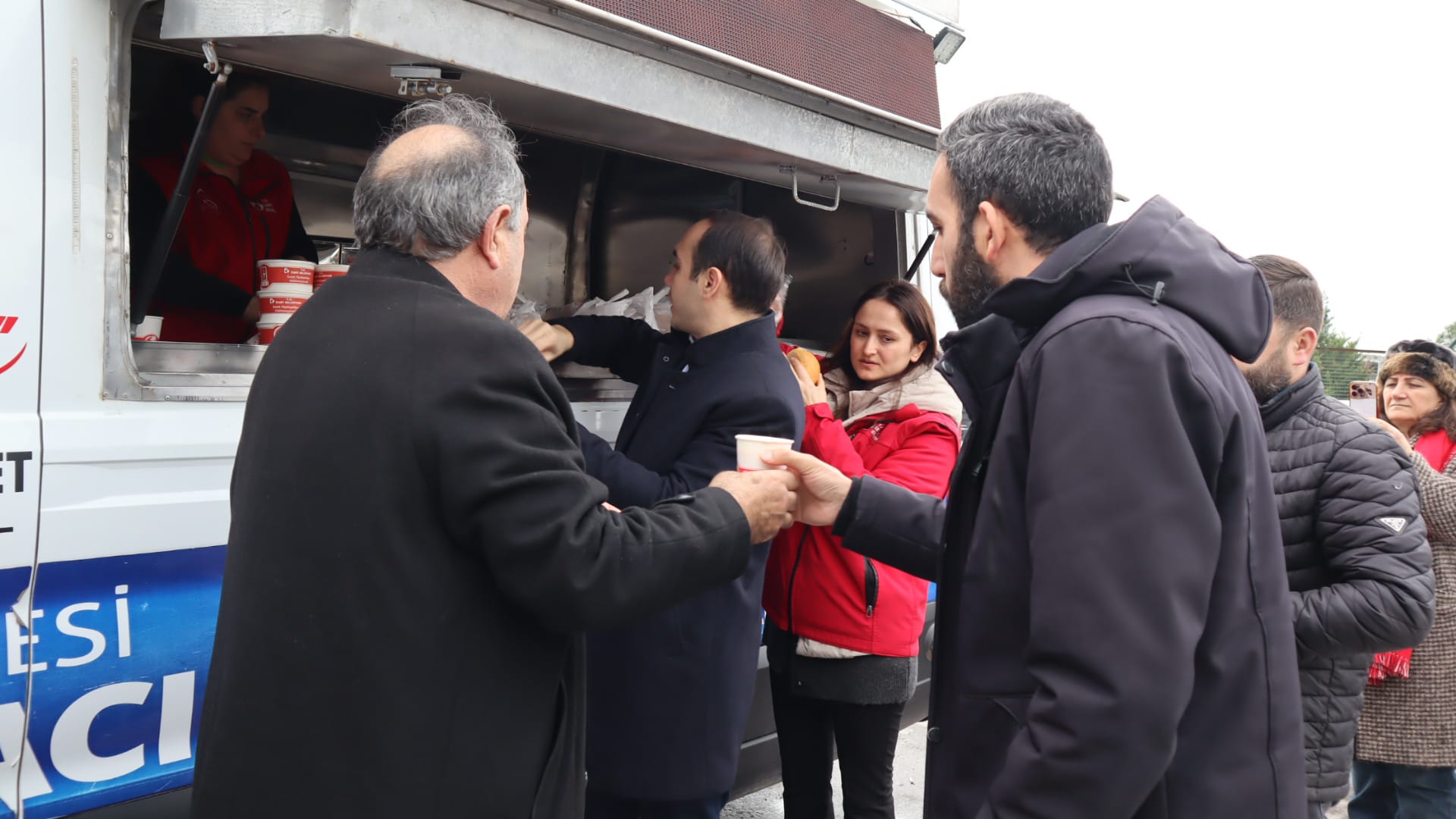 İzmit Belediyesinden Migros depo işçilerinin direnişine destek (5)