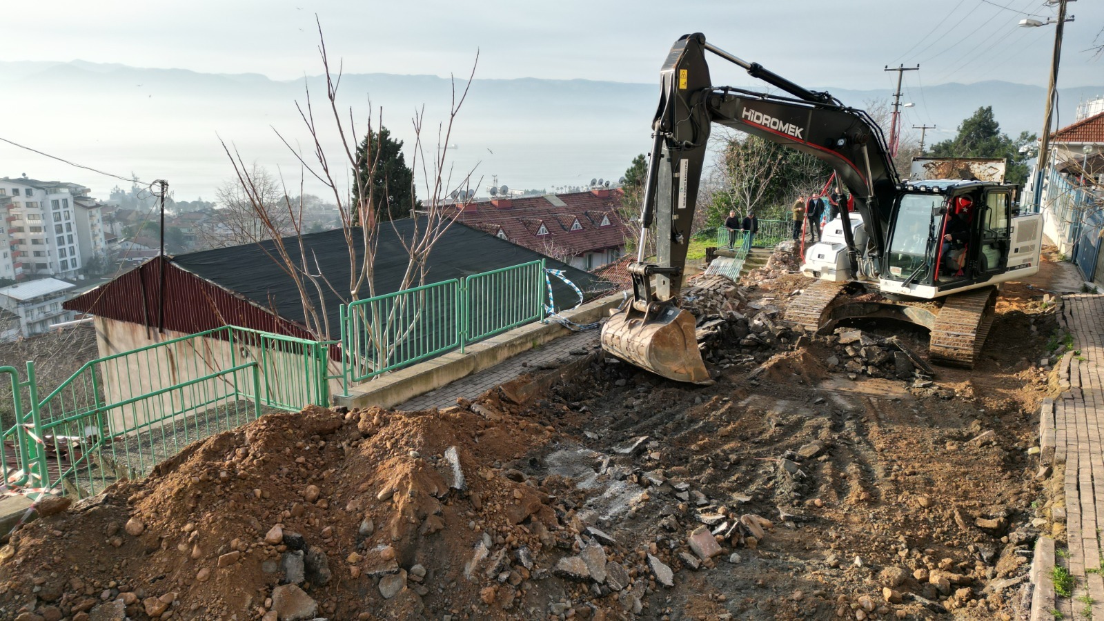 İzmit Belediyesinden Turgut Mahallesi’ne güvenli ve estetik dokunuş (3) İzmit Belediyesinden Turgut Mahallesi’ne güvenli ve estetik dokunuş (3)