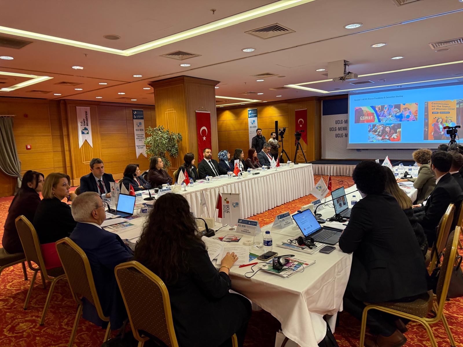 UCLGMEWA Kadin Komitesi'nin ilk oturumu tamamlandi (4)