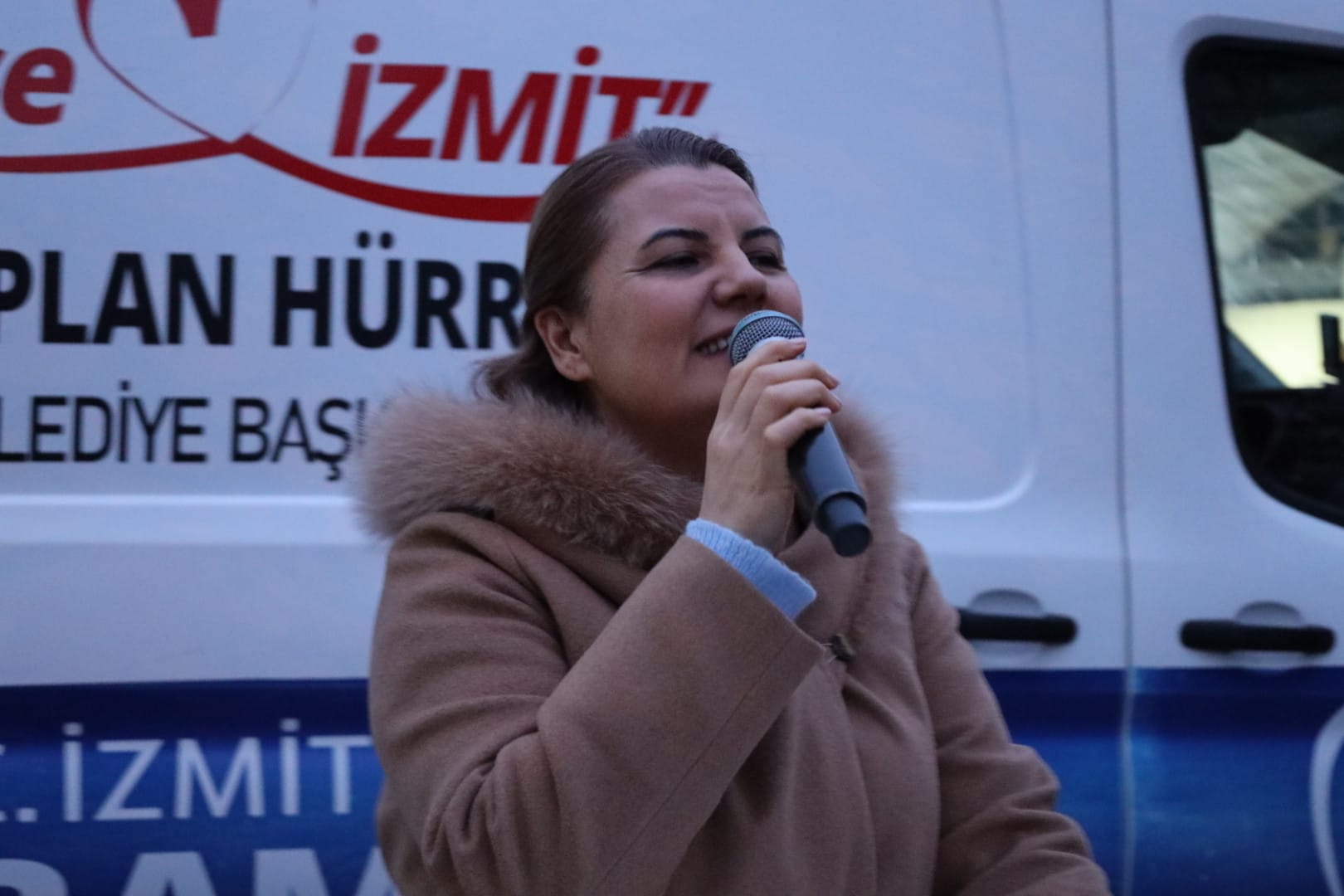Fatma Baskan, Akarca'da yüzlerce vatandaslarla ayni sofrada bulustu (6)