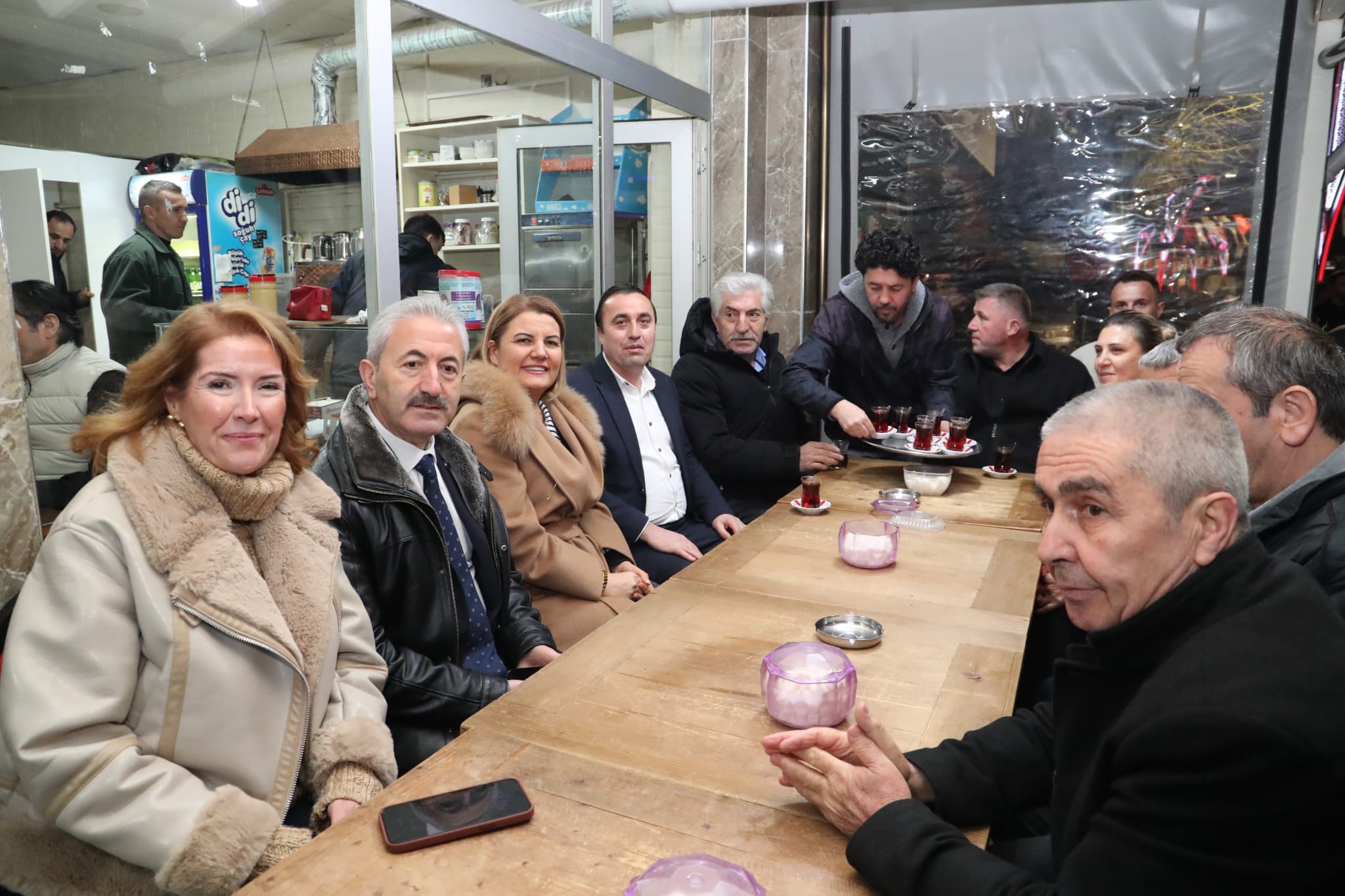 Fatma Baskan Alikahya'da kurulan gönül sofrasinda vatandaslarla bulustu (13)
