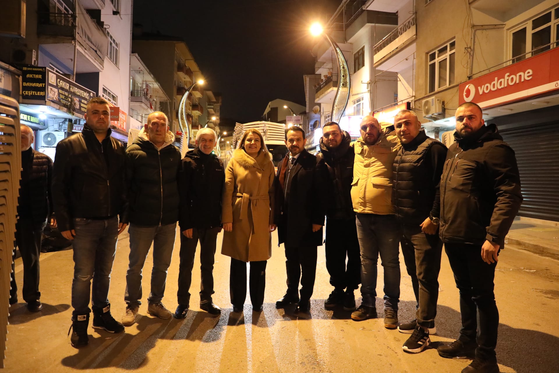 Fatma Baskan, Kuruçesme'de vatandaslarla iftar sofrasinda bulustu (4) Fatma Baskan, Kuruçesme'de vatandaslarla iftar sofrasinda bulustu (4)