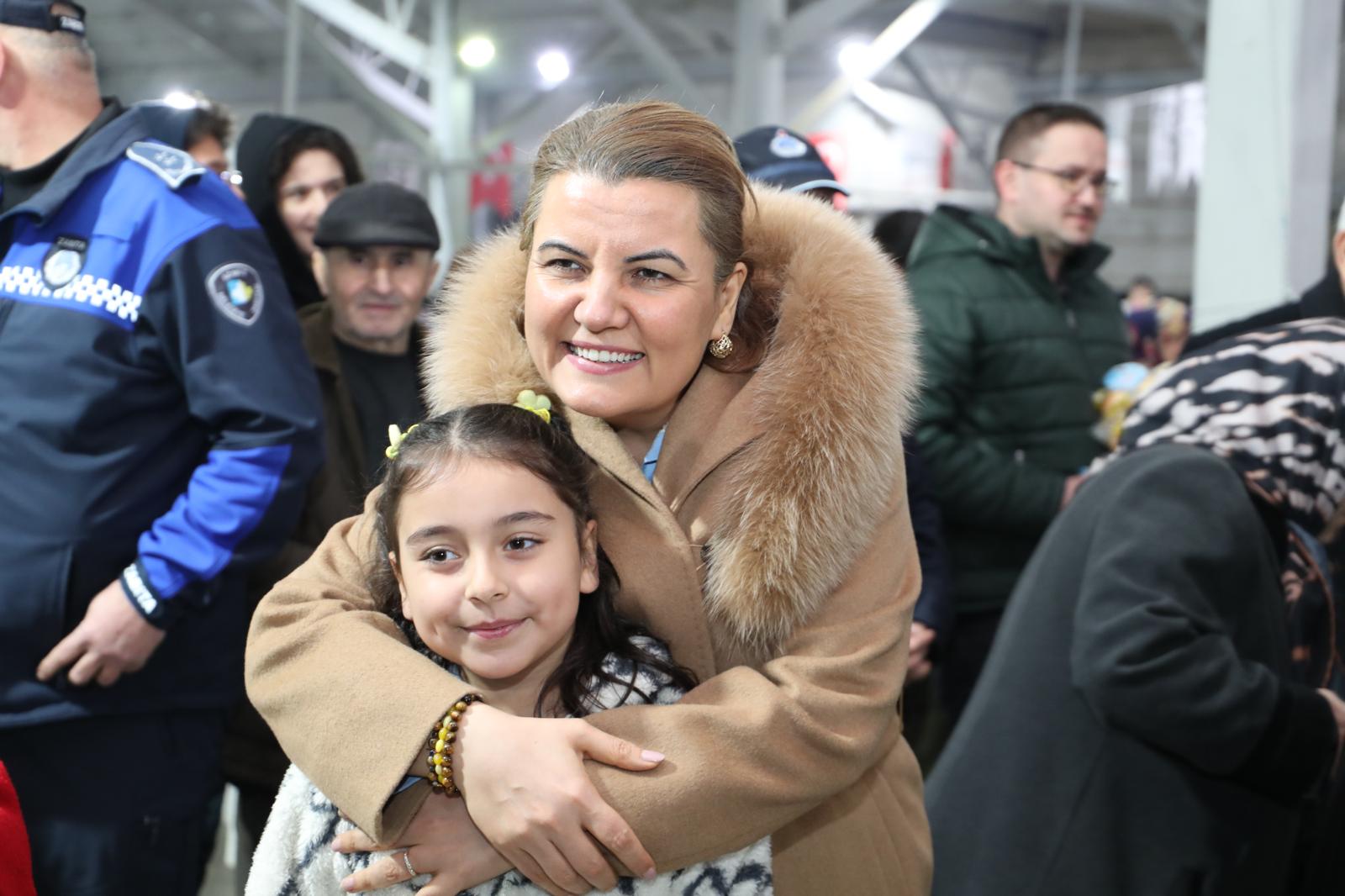 Fatma Baskan, halk iftarinda Ayazmalilarla bir araya geldi (9)