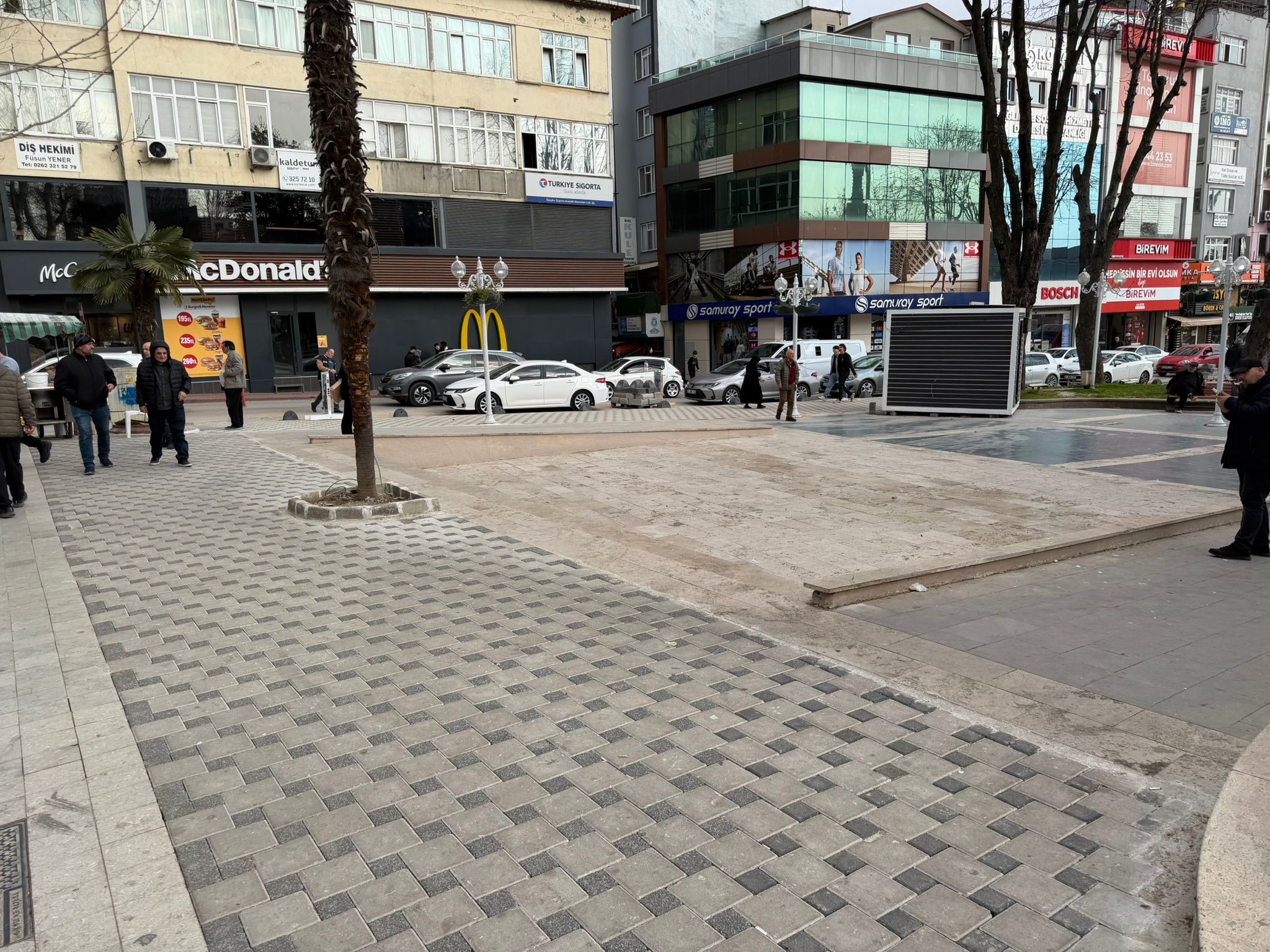 Fevziye Parkı’nda estetik kaldırım düzenlemesi (6)