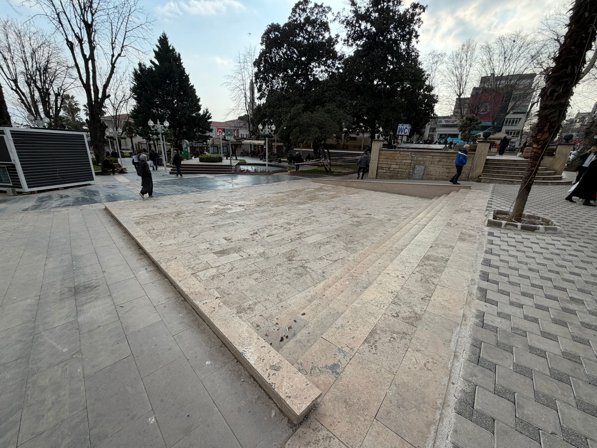 Fevziye Parkı’nda estetik kaldırım düzenlemesi (7)
