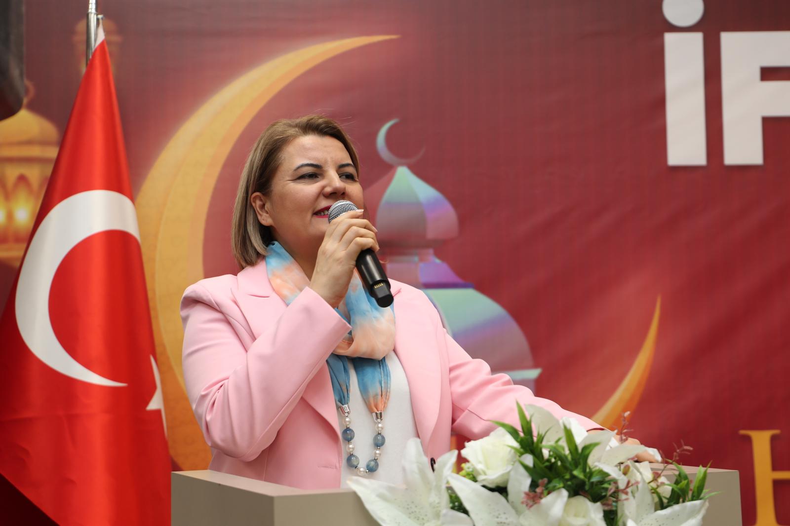 Izmit Belediye Baskani Fatma Kaplan Hürriyet