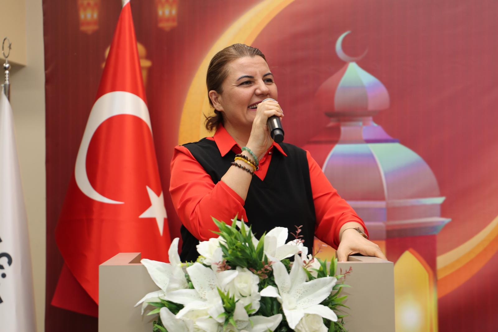 Izmit Belediye Baskani Fatma Kaplan Hürriyet