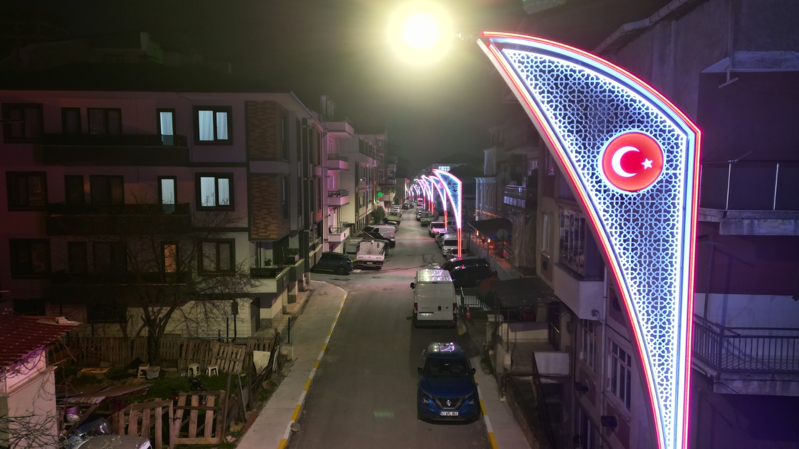 İzmit Belediyesi Başaran Caddesi'ni baştan sona yeniledi (3)