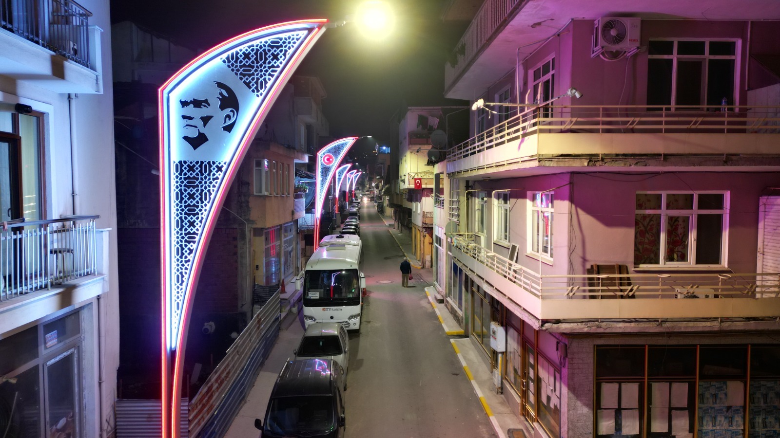 İzmit Belediyesi Başaran Caddesi'ni baştan sona yeniledi (4)