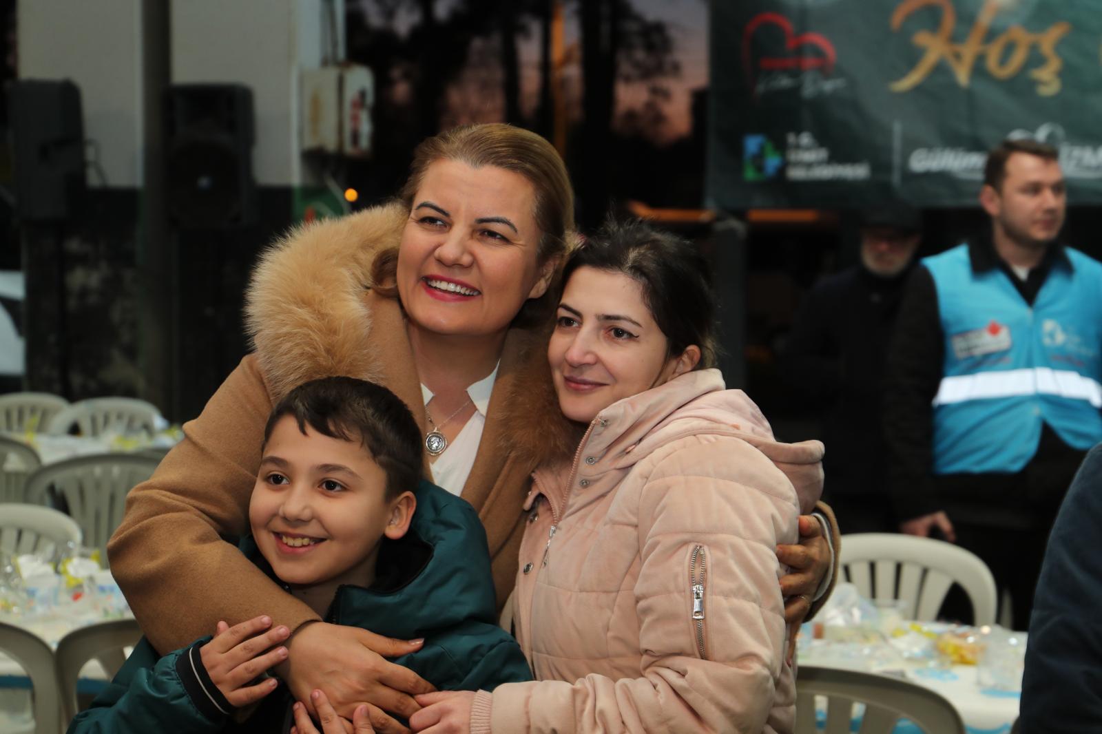 İzmit Belediyesi Ramazan sofrasını bu kez Doğu Kışla’da kurdu (7)