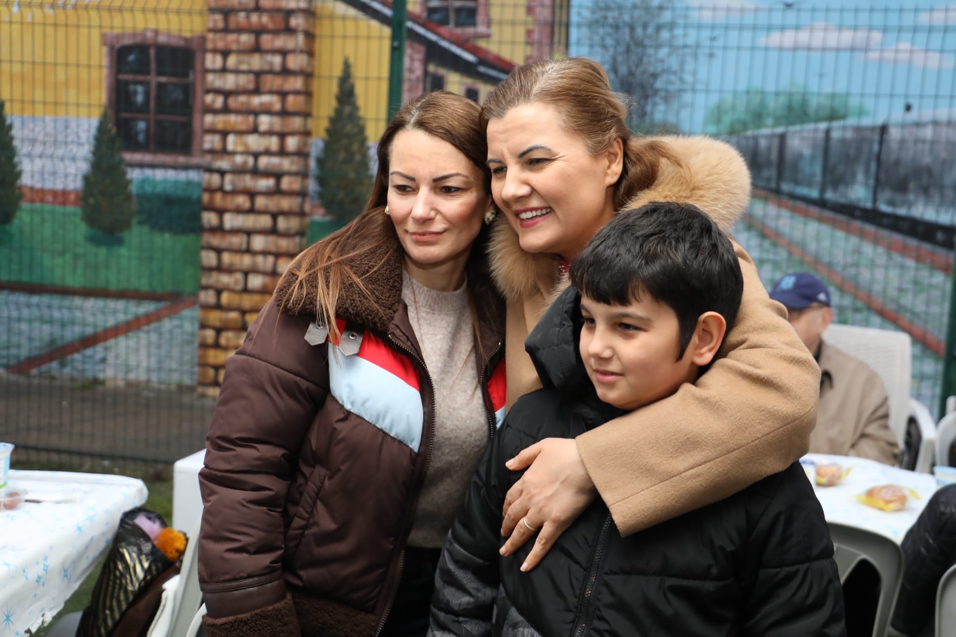 İzmit Belediyesi, iftar sofrasını bu kez Yahya Kaptan’da kurdu (13)