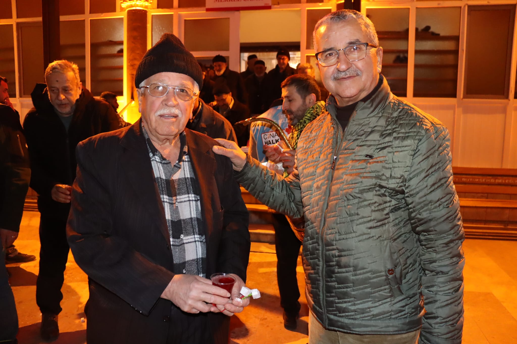 İzmit Belediyesinden Yeşilova’da teravih sonrası ikram (4)