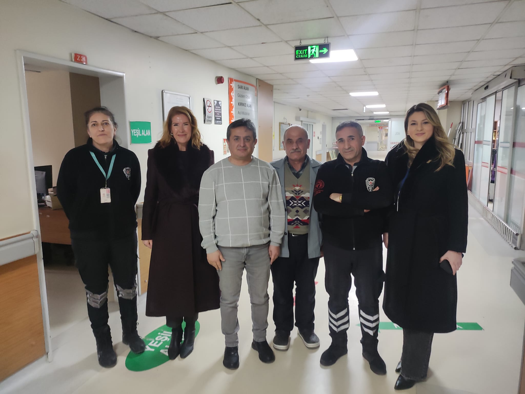 Izmit Belediyesinden saglik çalisanlarina 14 Mart Tip Bayrami ziyareti (3)
